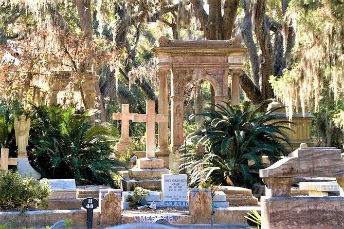 Bonaventure Cemetery Walking Tour with Transportation
