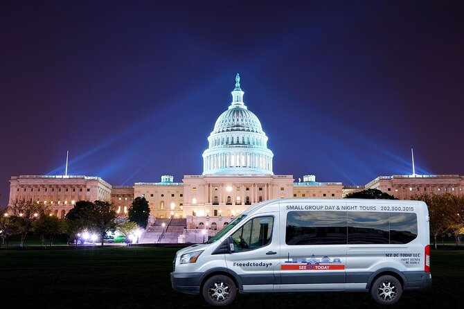 Small Group National Mall Night Tour with 10 Top Attractions
