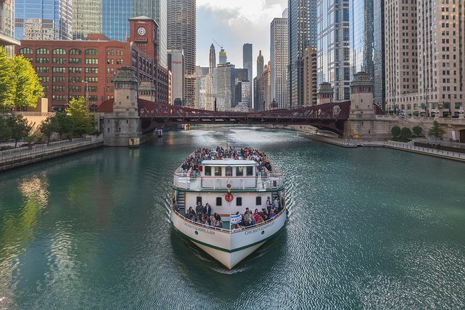 Chicago Architecture Center River Cruise aboard Chicago's First Lady