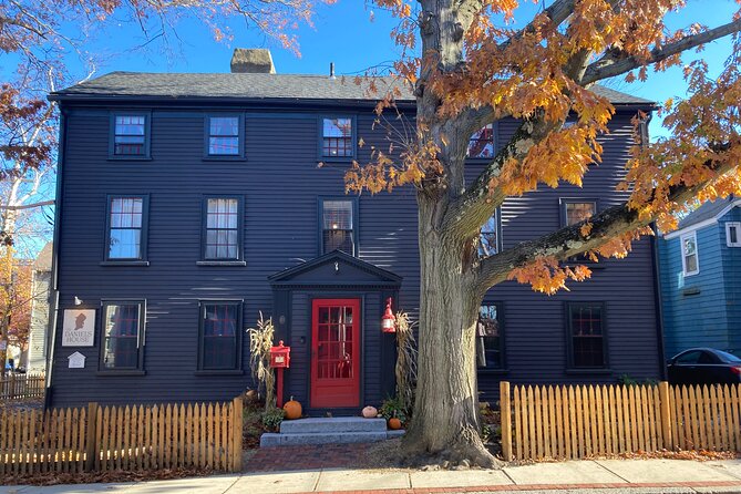 Inside the Daniels House: An Interactive House Tour