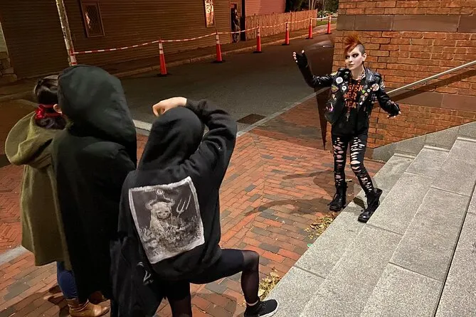 Spooky Spectres walking ghost tour in downtown Salem