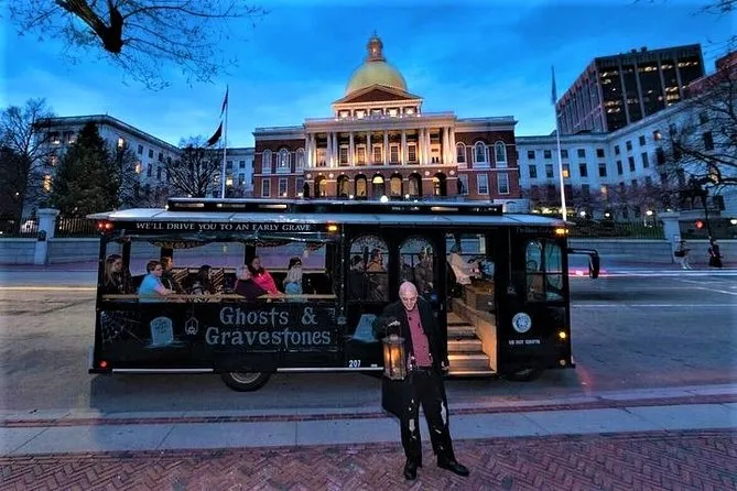 Boston Ghosts and Gravestones night-time trolley tour